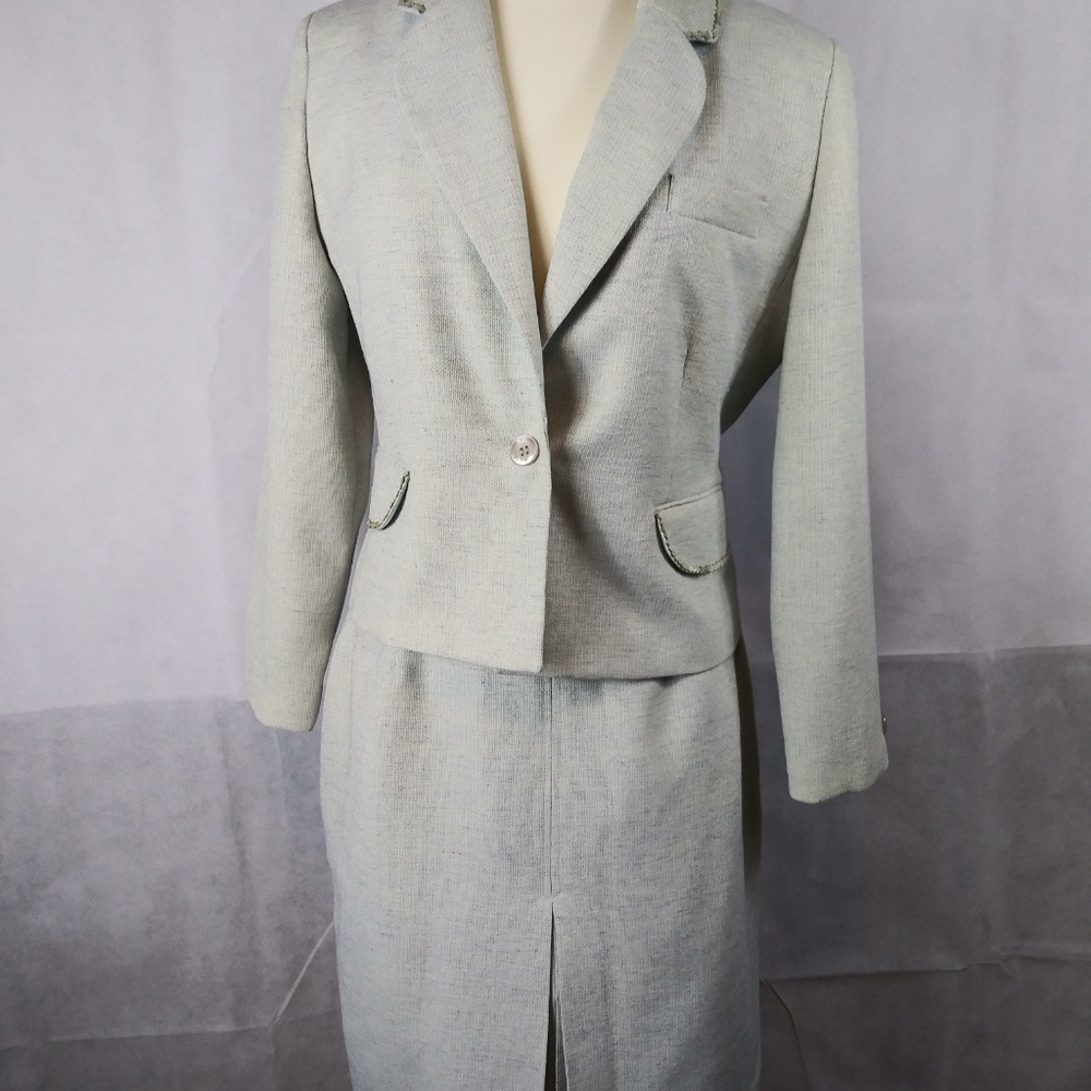 12P Larry Levine Skirt Suit